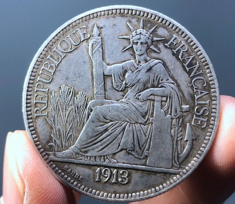 坐洋币1913